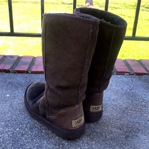 Ugh Boots Women’s 7